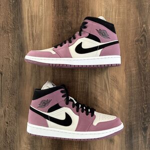 Nike Air Jordan 1 Mid Light Mulberry Women Size 9.5 Shoes DC7267-500